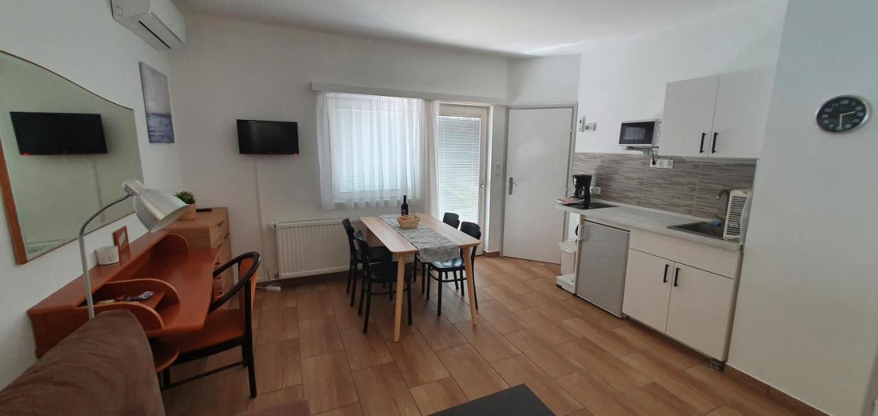 Forrest Apartman Gyenesdiás Buitenkant foto