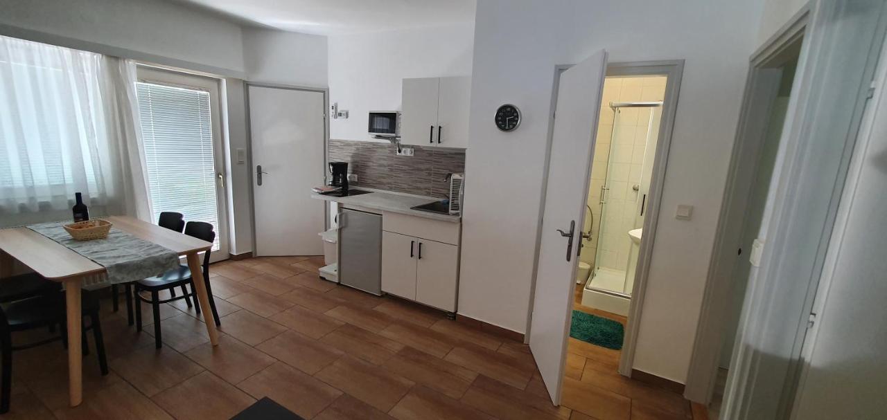 Forrest Apartman Gyenesdiás Buitenkant foto