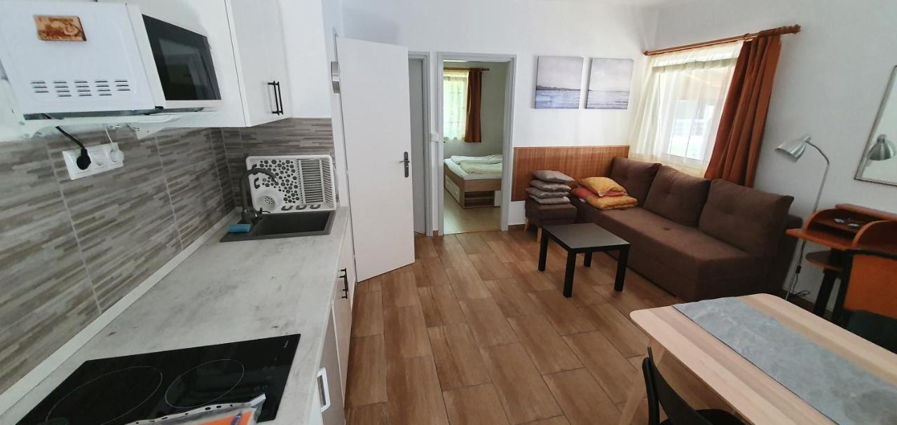 Forrest Apartman Gyenesdiás Buitenkant foto